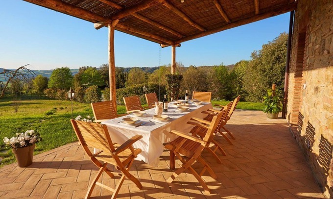 San Macario In Monte Villa | Large Tuscan Villa for 12 with Private Pool and Tennis Court