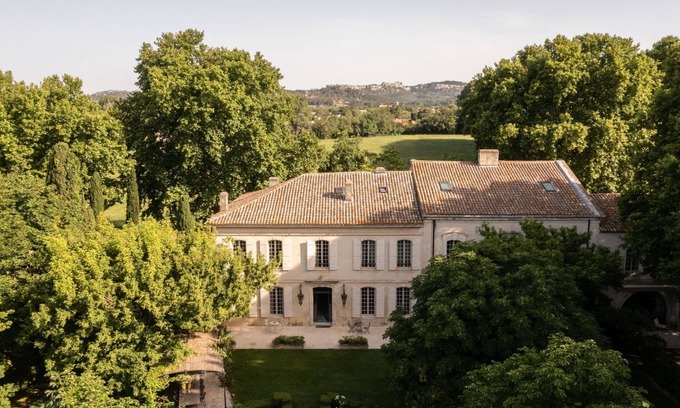 Maussane Villa | Large Villa Rental near Les Baux-de-Provence, Pool, Spa, Huge garden