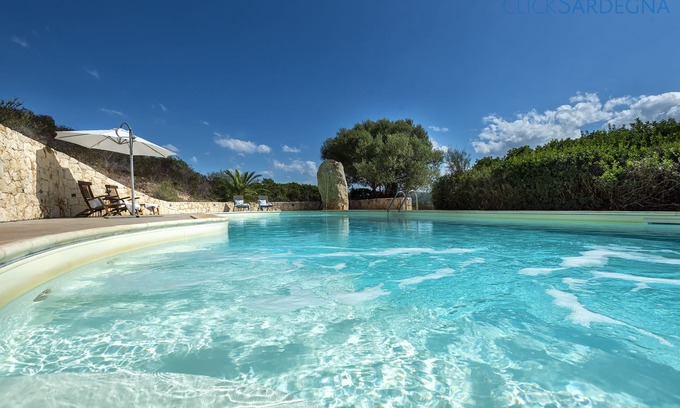 Alghero Villa | Large villa in Alghero for 12 people with private pool air conditioning and WiFi