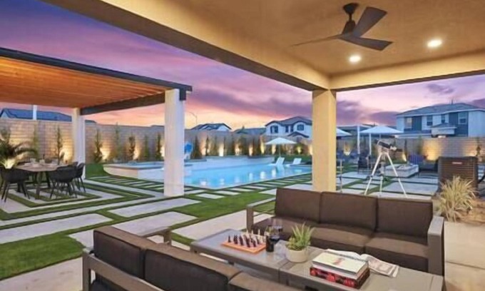 Terra Lago House | Large villa with a large backyard, game room, putting green, beautiful, high end