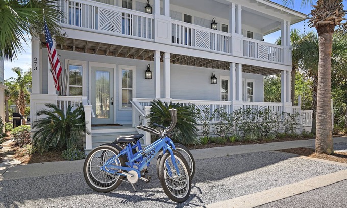 Seacrest Beach House | Largest Pool on 30A! Shuttle to Beach, 4 Bikes! Corner Lot! - Casa Blue 30A