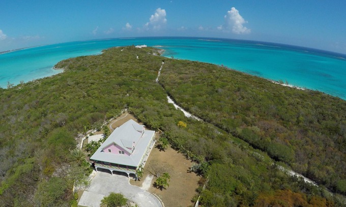 Great Exuma House | Las Breezes 5 Bedroom Villa, With 1/2 Mile Private Beach On Hooper's Bay