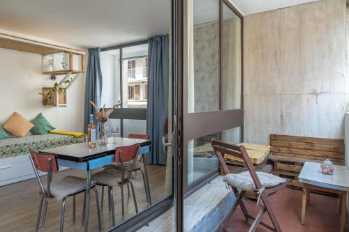 Les Cinq Avenues Apartment | *Las Flores* joli studio avec balcon