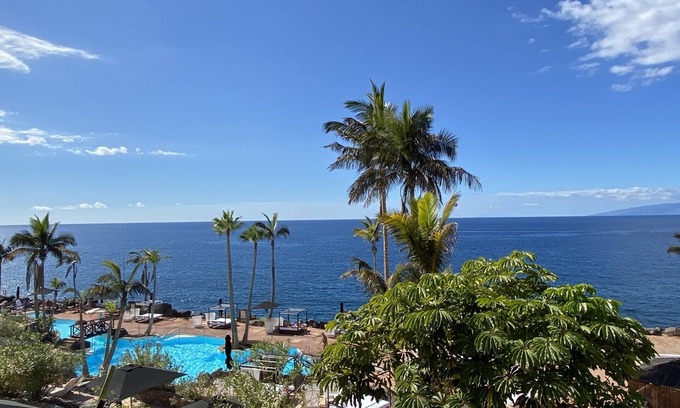 San Eugenio Apartment | Las Flores studio 1 & FREE WIFI