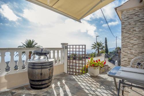 Jedey House | Las Golondrinas - B