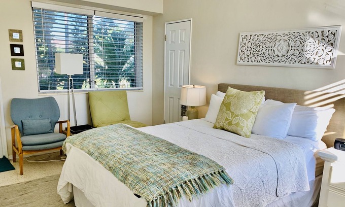 Nurmi Isles Apartment | Las Olas Island Studio Apartment -7 blocks to Beach & 5 blocks to Town