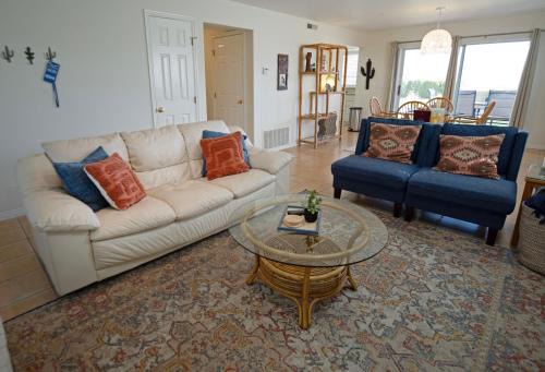 St. George House | Las Palmas Resort 3 Br, Hot Tub, Pool, Parking