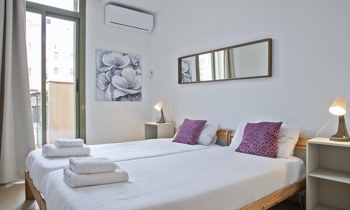 El Raval Apartment | Las Ramblas Barcelona 6pax