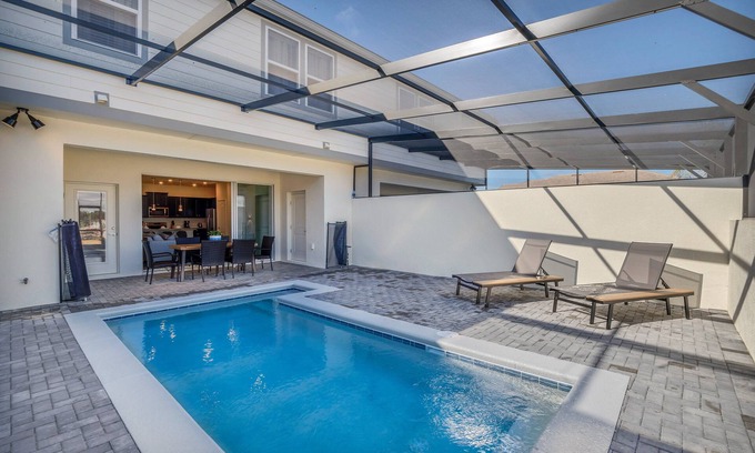 Loughman House | Last Minute Disney Getaway! Townhouse with Private Pool. Book Now! #119401