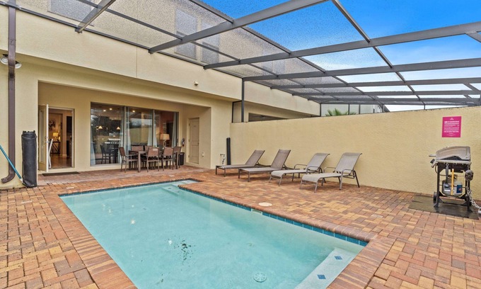 Loughman Villa | Last Minute Disney Getaway! Private Pool & Themed Bedrooms. Book Now! #120043