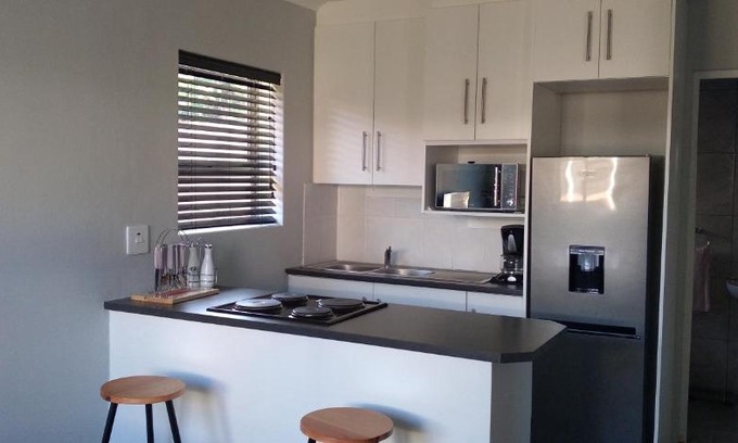 Port Elizabeth Apartment | Lathitha Self-Catering