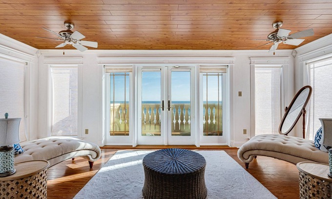 Kahnway Heights House | "Latitude Change" - Luxury Oceanfront Home - 4BR/2.5BA