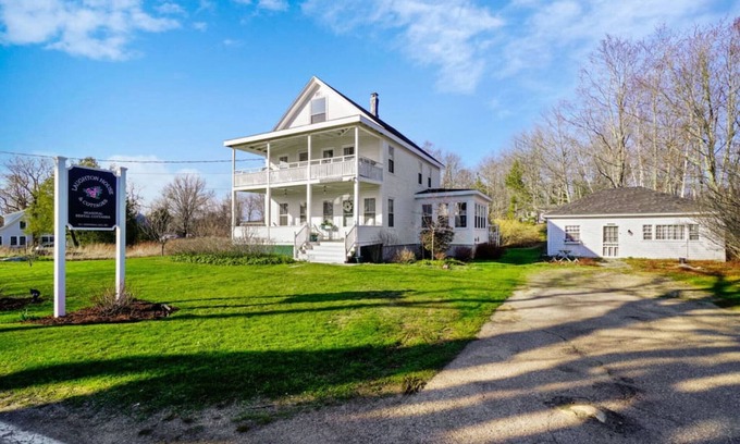 Pemaquid Beach House | Laughton House & Cottages