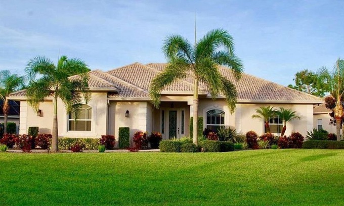 Broadmoor Villa | Laurelsfield, full refund*, heated pool, sleeps 8