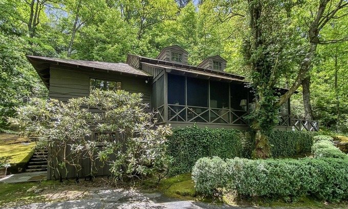Highlands Cabin | Laurelwood | Desirable Highlands Country Club Location