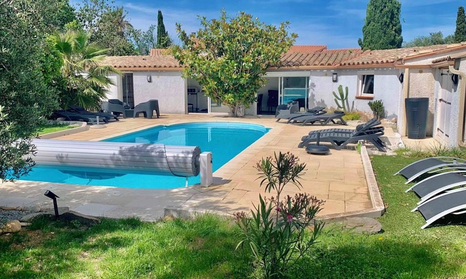 Palau-del-Vidre House | LaurenceOlivier The Annex. 10 minutes from the beaches