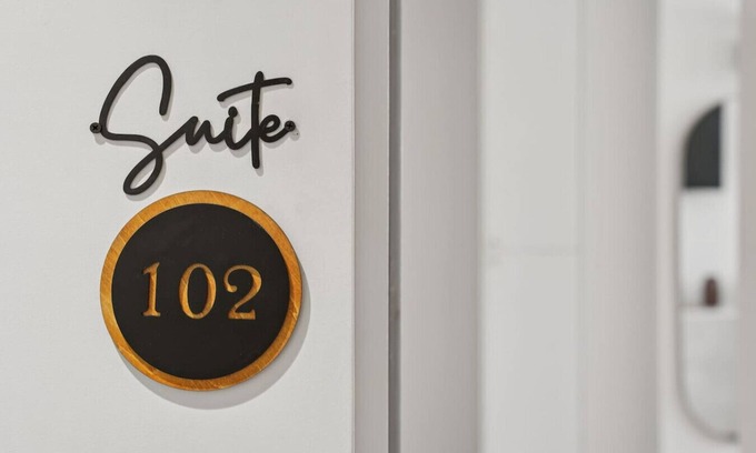 Auteuil Apartment | Lavie Maison : Cozy AC Fontaine