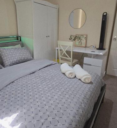 Belle Vue House | Lawnswood Lodge