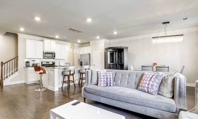 Lawrenceville House | Lawrenceville Townhome w/Community Pool Access!