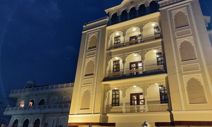 Sindhi Camp Hotel | Laxmi Palace Heritage Boutique Hotel