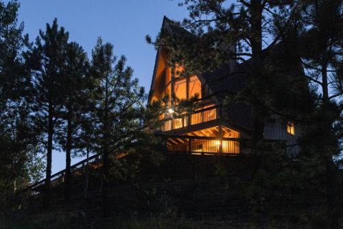Florissant House | Lazy Bear Lodge in Florissant with Mountain Views!