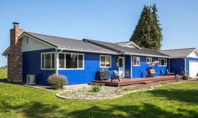 Sequim House | Lazy Bear Retreat - Peaceful & Relaxing - Reconnect with the Beauty of Nature