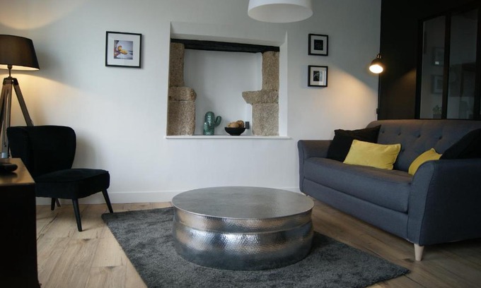 Dinan Apartment | Le 1777