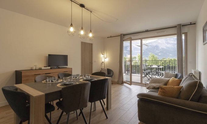 Saint-Gervais-les-Bains Apartment | Le 201 - Vue montagne - Proche télécabine