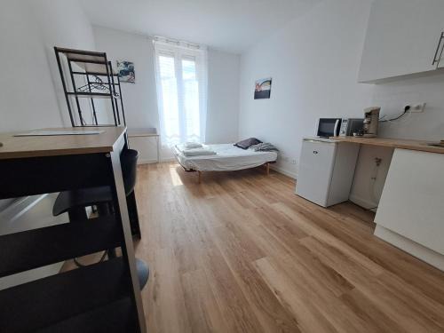 Liberation Apartment | LE 84