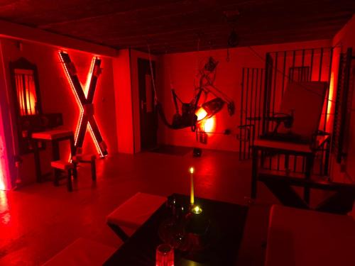 Saint-Etienne-des-Hautes-Terres House | Le Baiser 1 le bunker réaménagé en plaisir interdit