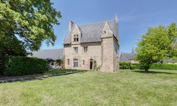Montigne-les-Rairies House | Le Castel - Maison familiale de charme du XVème siècle. Grand jardin