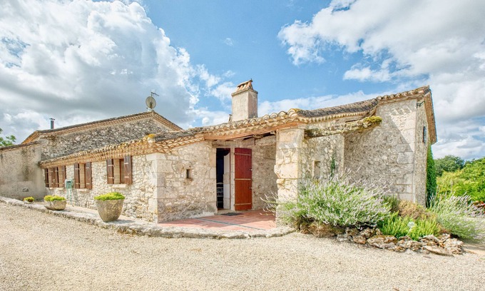 Razac-d'Eymet House | Le Chai – Family Cottage with Pool and Jacuzzi on 12 Hectares near Bergerac
