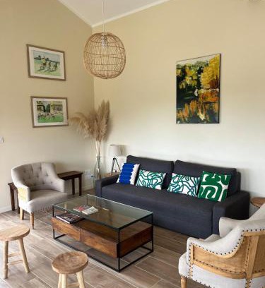 Les Salles-De-Castillon House | Le Chai