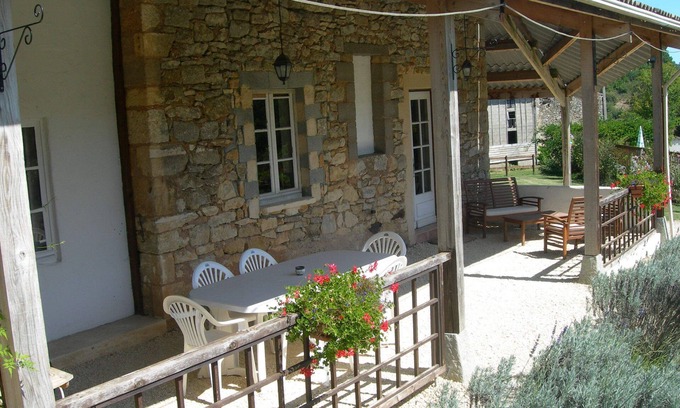 Lacapelle-Biron House | Le Chataignier, Gîtes de Peyrounou. Holidays, fait à la main