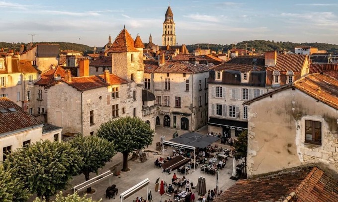 Perigueux Apartment | Le Chic & Elegant: Between the Historic Center and the Palais de Justice