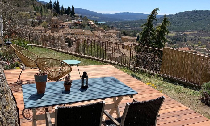 Moustiers-Sainte-Marie House | Le Clos Finon: A shed in Moustiers Sainte Marie