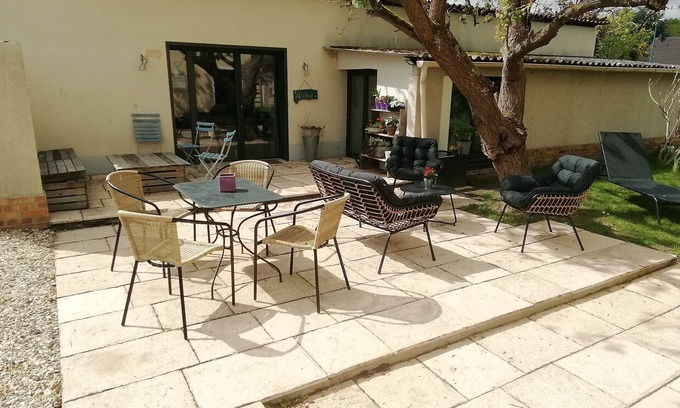 Saint-Aubin-Les-Elbeuf Condo | Le Clos des Feugrais - Calm & Comfort* (in French)