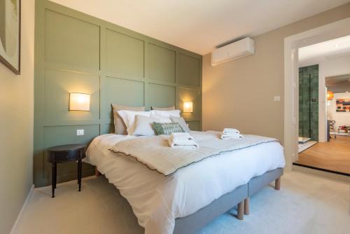 Macon Apartment | Le Cosy Chic . Proche gare . Centre-ville Mâcon . Neuf . Climatisation . Design . Wifi .