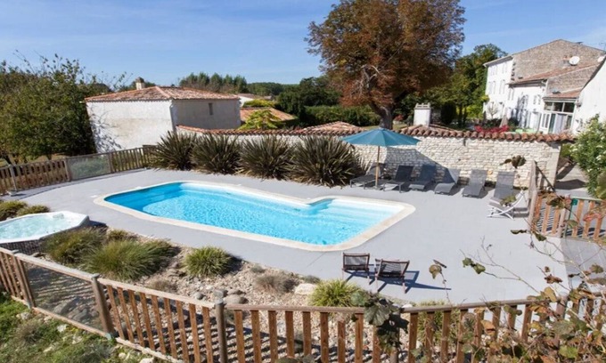Saint-Romain-de-Benet House | Le cottage - family gîte for 9 between countryside and ocean