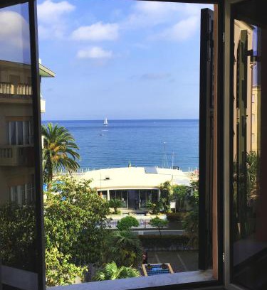 Albissola Marina Apartment | Le Finestre sul Mare