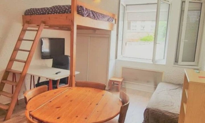 Besancon Apartment | "Le Français", Studio au Calme Proche de la Gare