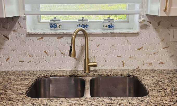 Sunny Isles Beach Condo | Le Frontenac in Sunny Isles unit 402 (STR-03003)