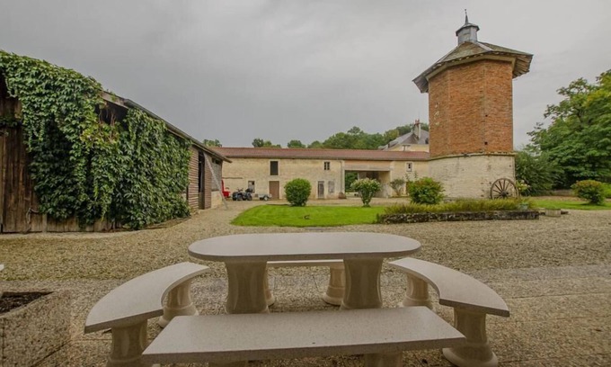 Crespy-le-Neuf House | Le Gîte du Château 2 - CRESPY LE NEUF