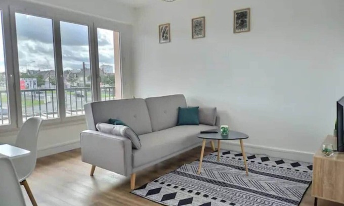 Pontlieue - Rocade Apartment | Le Georges:Vaste 3Ch, free park, Tram, 3km circuit