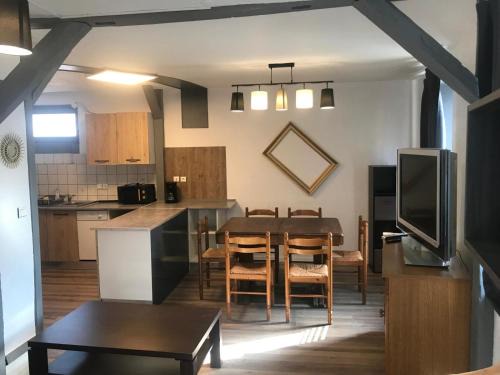 Selestat Apartment | Le gite 4 - Le Château du Hohlandsbourg