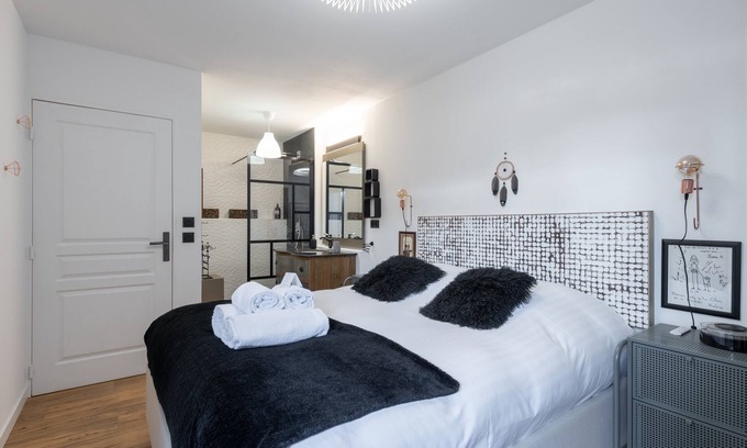 9th Arrondissement Apartment | Le Globe-Trotter - Proche du metro gare de Vaise
