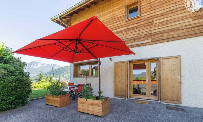 Saint-Jeoire-Prieure House | LE GYPAETE - CHALLES LES EAUX