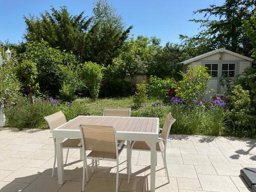 Bourges Apartment | Le jardin d'Anatole