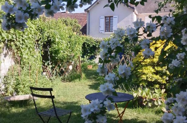 La Chapelle-aux-Choux House | Le jardin Renard-Clos sur Loir cottage in the Loir & Loire valleys