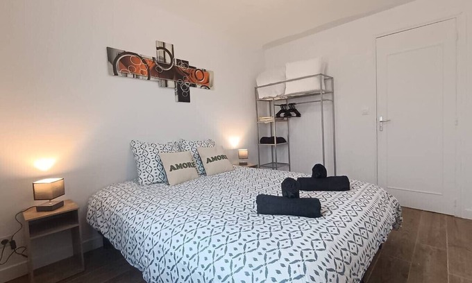 Fontainebleau Apartment | Le Jardin suspendu sleeps 3